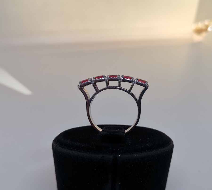 YAKUT VE PIRLANTA TAŞLI BEŞ TAŞ MODEL YÜZÜK