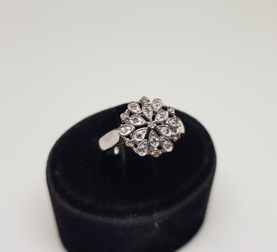 YAPRAKLI MODEL PIRLANTA TAŞLI YÜZÜK