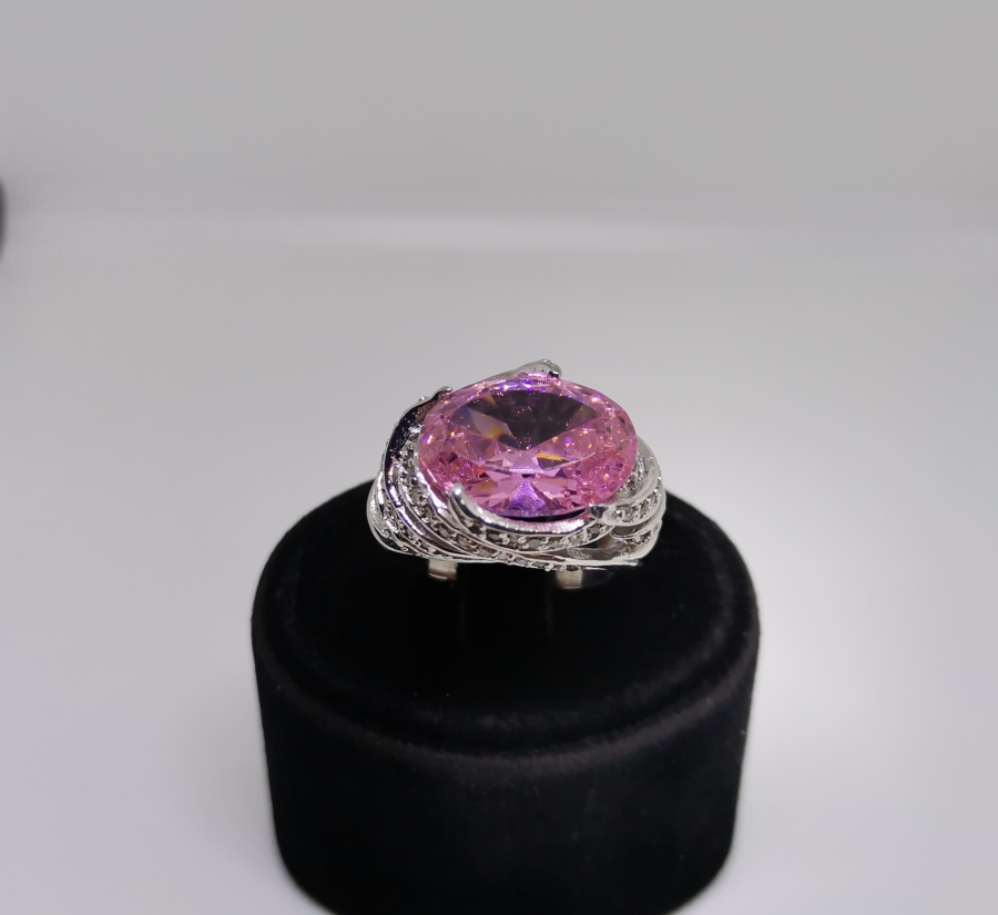 PEMBE KUVARZ VE PIRLANTA TAŞLI HÜRREM MODEL YÜZÜK