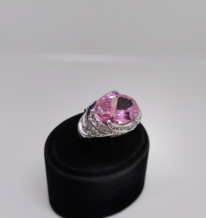 PEMBE KUVARZ VE PIRLANTA TAŞLI HÜRREM MODEL YÜZÜK