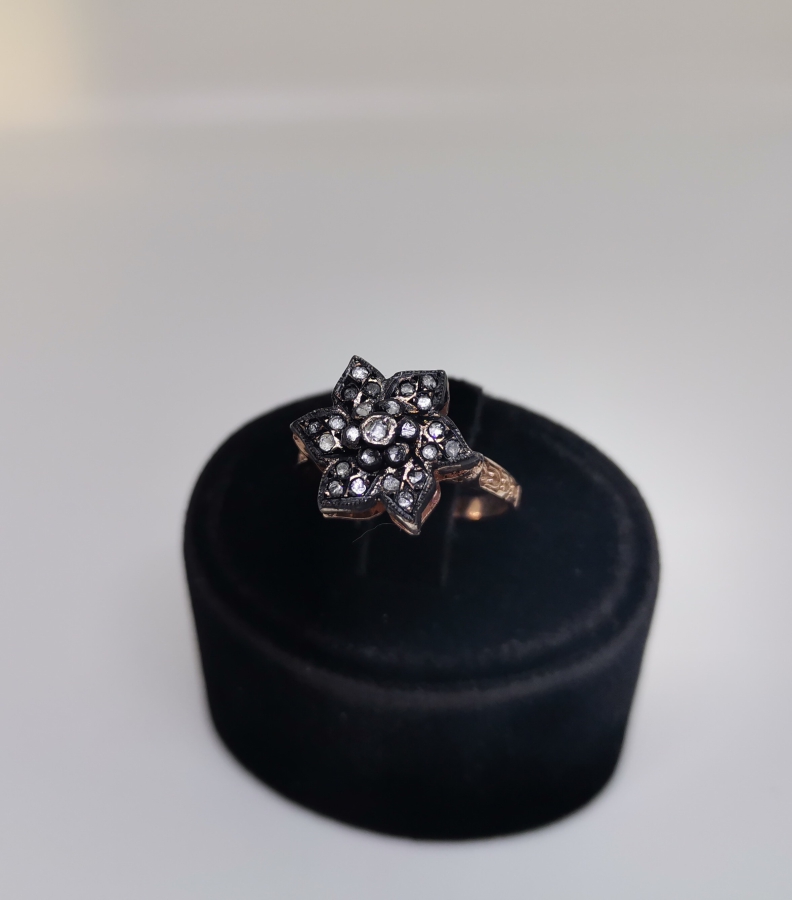 YILDIZ MODELİ ELMAS TAŞLI YÜZÜK