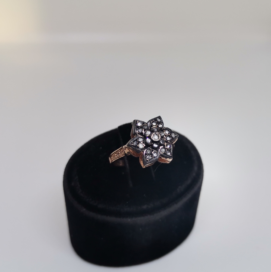 YILDIZ MODELİ ELMAS TAŞLI YÜZÜK