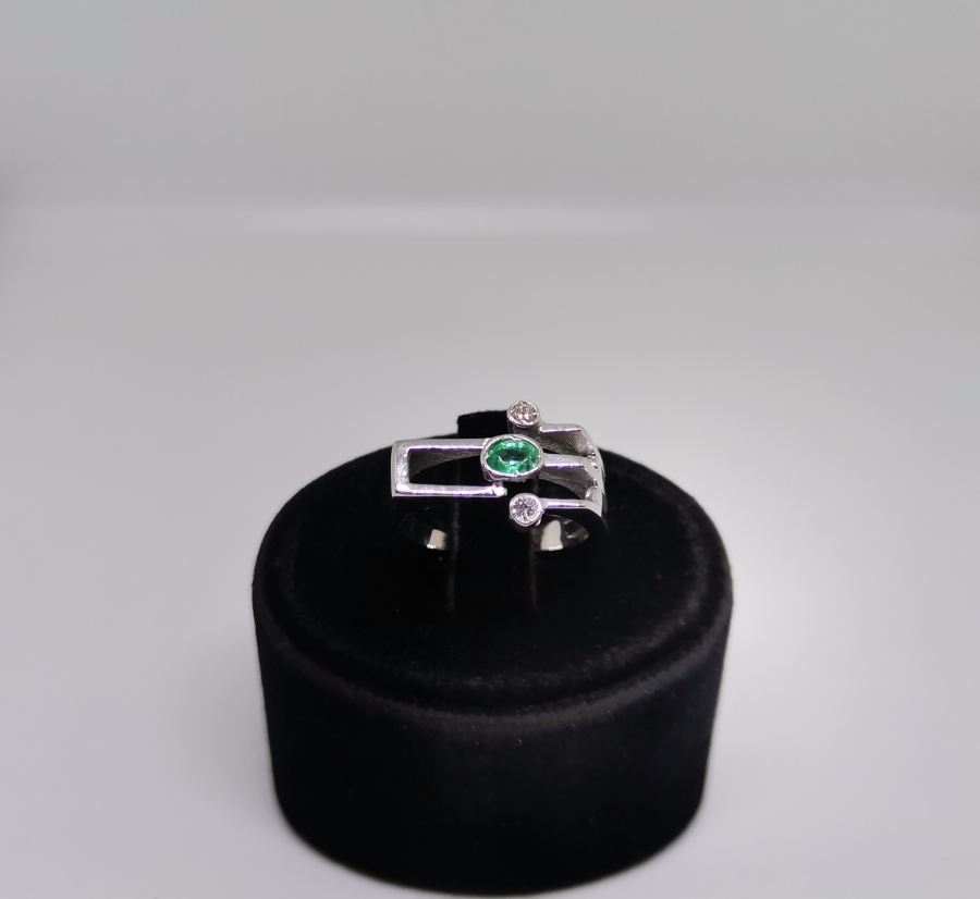 HAS ZÜMRÜT VE PIRLANTA TAŞLI GEOMETRİK MODEL YÜZÜK