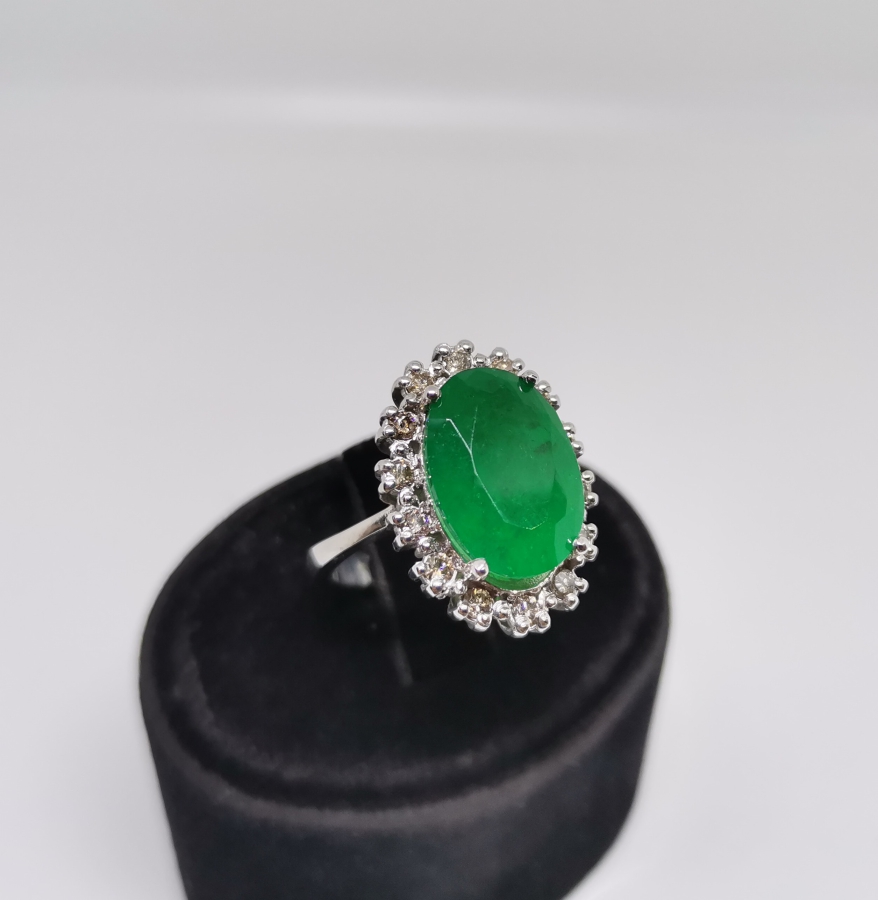 PIRLANTA VE ZÜMRÜT TAŞLI HÜRREM MODEL YÜZÜK