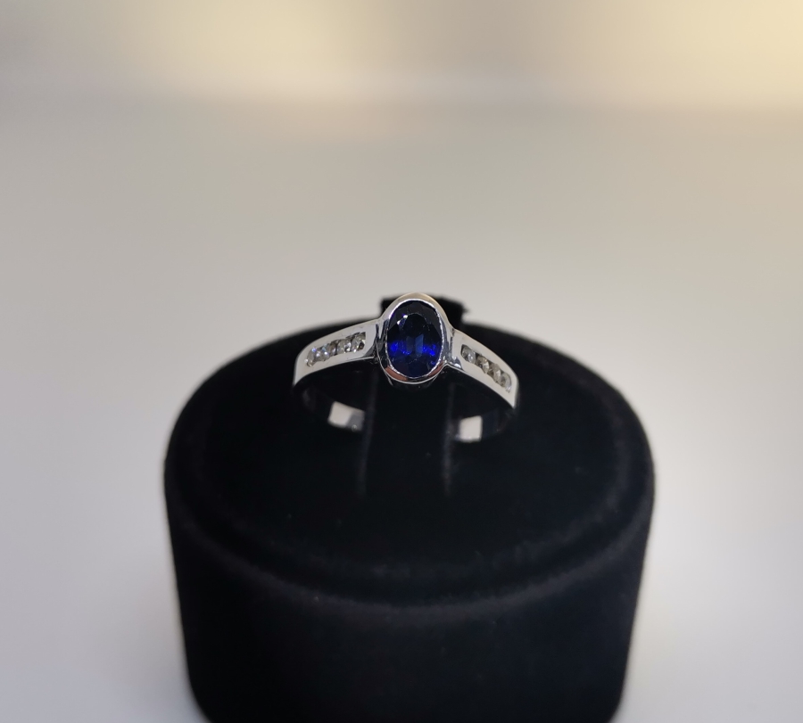 SAFİR VE PIRLANTA TAŞLI TEK TAŞ MODELİ YÜZÜK