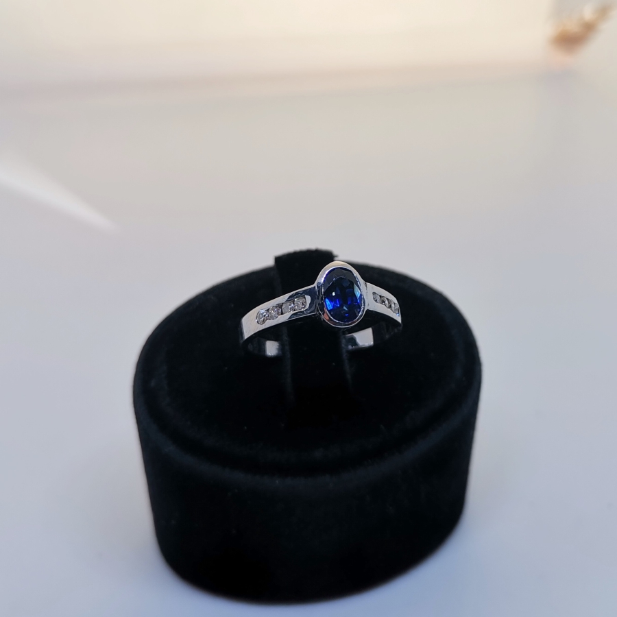 SAFİR VE PIRLANTA TAŞLI TEK TAŞ MODELİ YÜZÜK