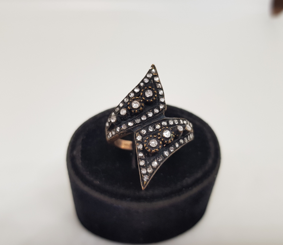 SONSUZLUK MODELİ ÖZEL YAPIM ELMAS TAŞLI YÜZÜK