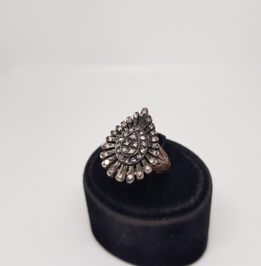 SIRALI DAMLA MODEL ELMAS TAŞLI YÜZÜK