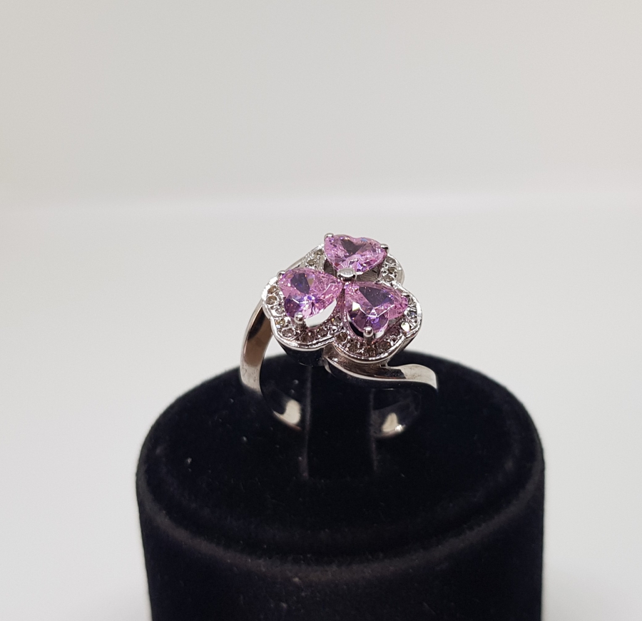 PEMBE KUVARZ VE PIRLANTA TAŞLI YÜZÜK