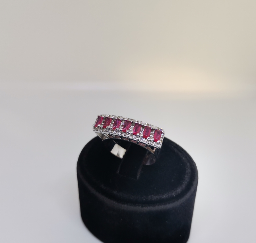 YAKUT VE PIRLANTA TAŞLI SIRALI MODEL YÜZÜK