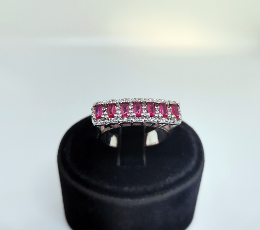 YAKUT VE PIRLANTA TAŞLI SIRALI MODEL YÜZÜK