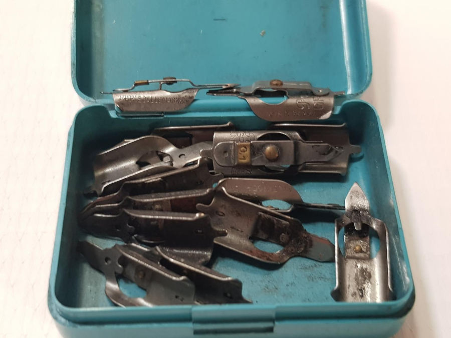 ANTİKA KUTUSUNDA PELİKAN DİVİT UÇLARI