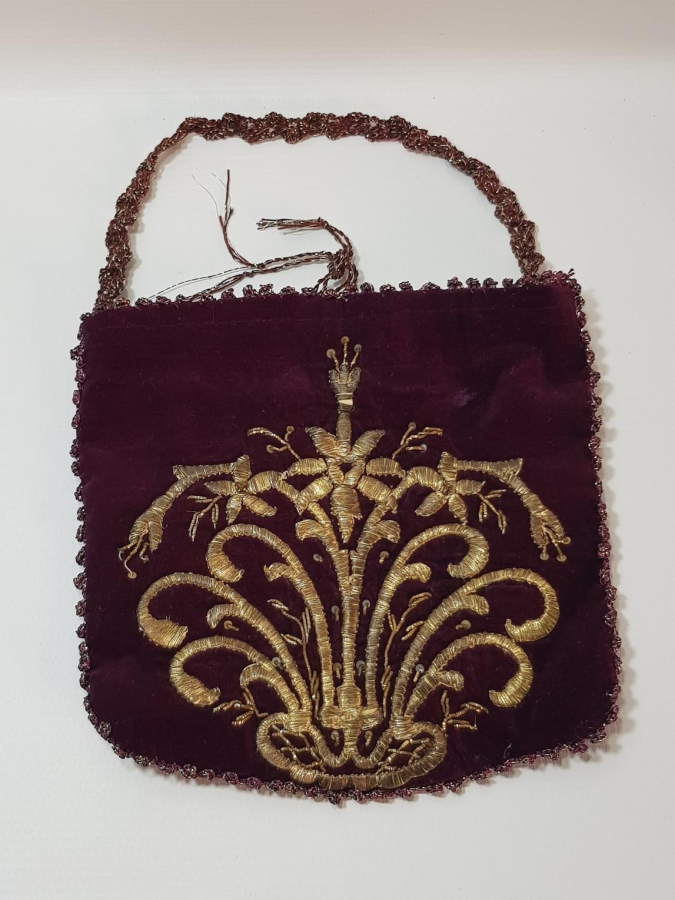 OSMANLI DÖNEMİ  ALTIN SIRMA İŞLEMELİ BİNDALLI MUSHAF ÇANTASI