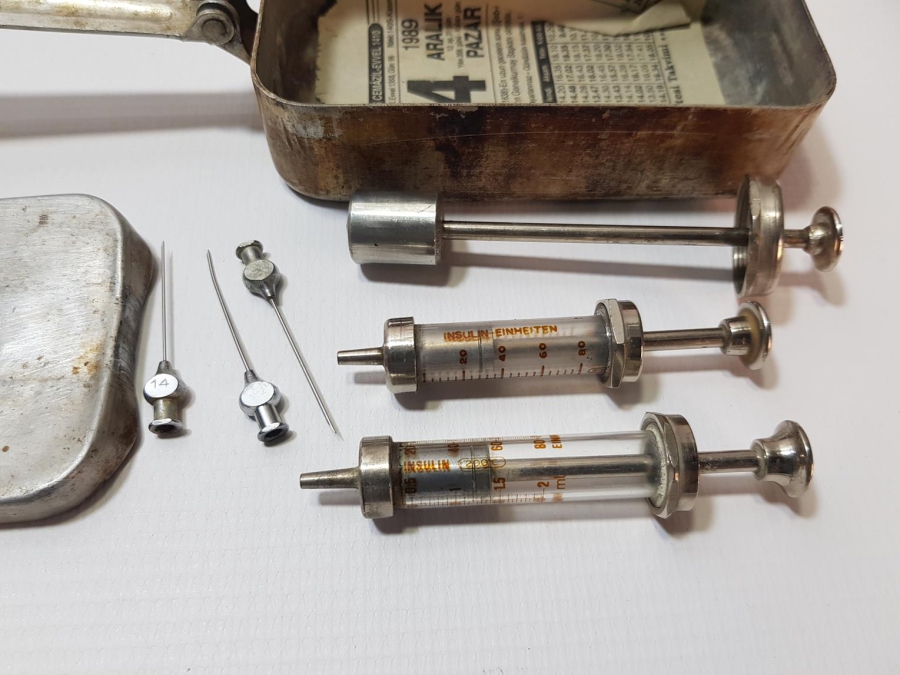 ORİJİNAL KUTUSUNDA ŞIRINGALAR