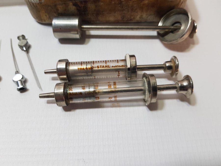 ORİJİNAL KUTUSUNDA ŞIRINGALAR