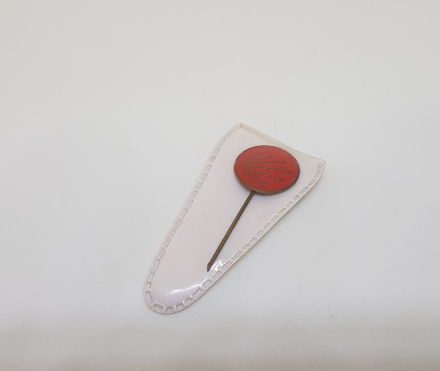 ORİJİNAL KABINDA ANTİKA CHP ROZETİ