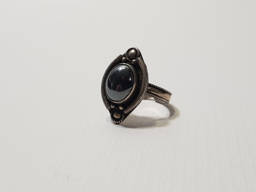HEMATİT TAŞLI GÜMÜŞ YÜZÜK