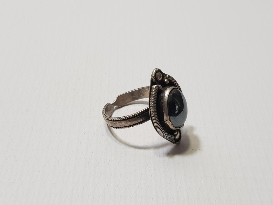 HEMATİT TAŞLI GÜMÜŞ YÜZÜK