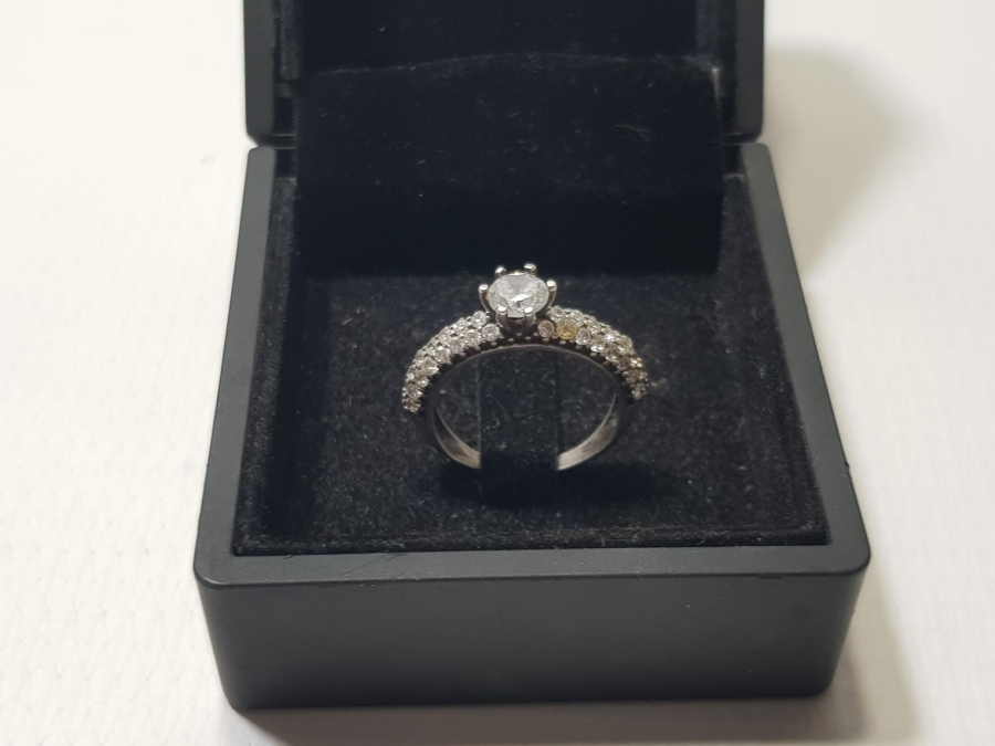 ZİRKON TAŞLI TEK TAŞ GÜMÜŞ YÜZÜK