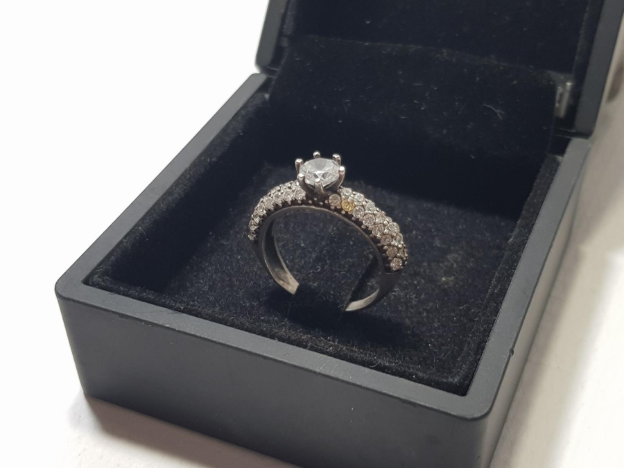 ZİRKON TAŞLI TEK TAŞ GÜMÜŞ YÜZÜK