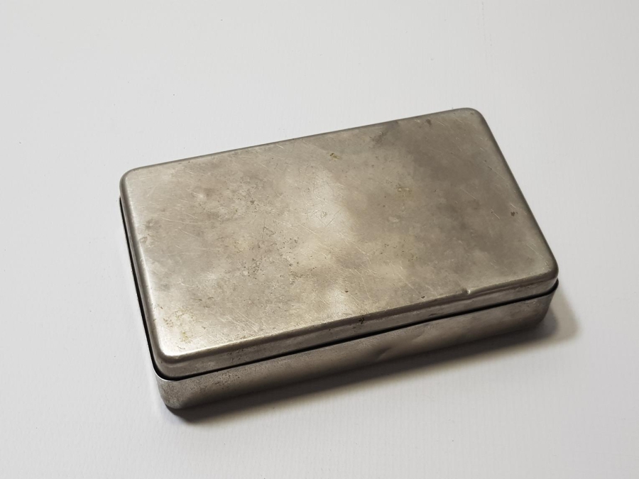 1. DÜNYA SAVAŞI DÖNEMİ YÜKSEK KONDİSYONDA ÇOK NADİR OSMANLICA ÜSTUNÇU ASKERİYE YAZILI ENJEKTÖR KUTUSU