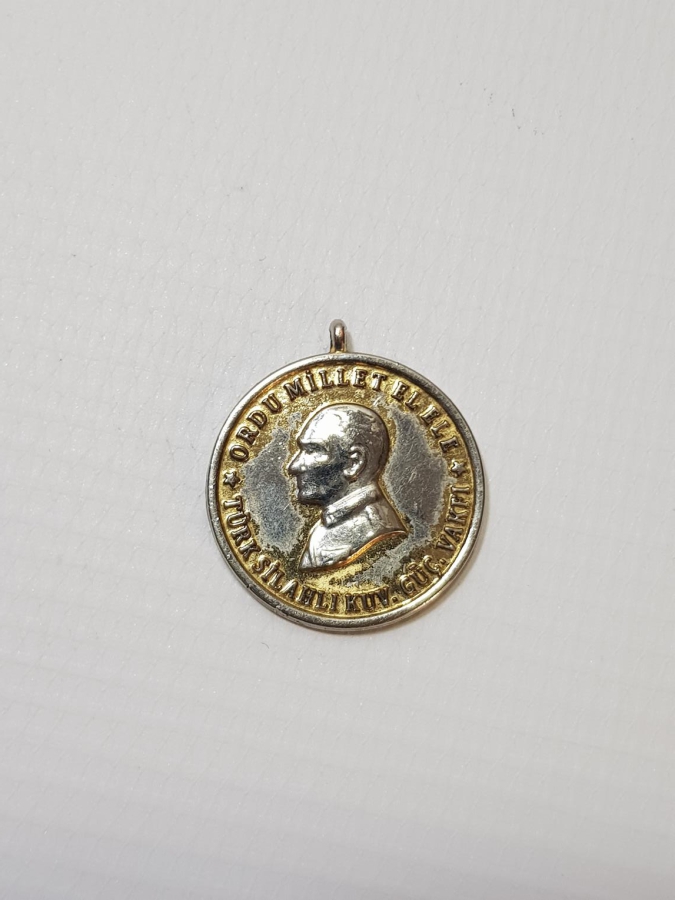 ATATÜRK RESİMLİ TÜRK SİLAHLI KUVVETLERİNİ GÜÇLENDİRME VAKFI MADALYASI