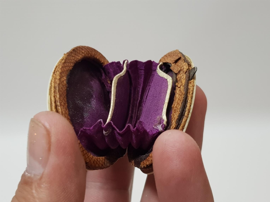 ANTİKA FİLDİŞİ BOZUK PARA CÜZDANI