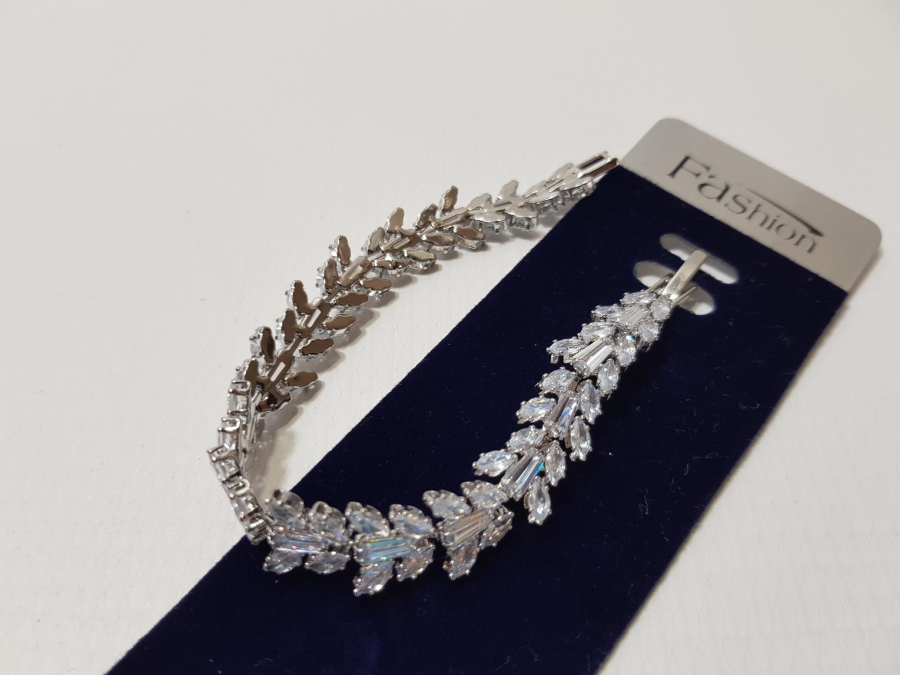 ZİRKON TAŞLI BİJUTERİ BİLEKLİK