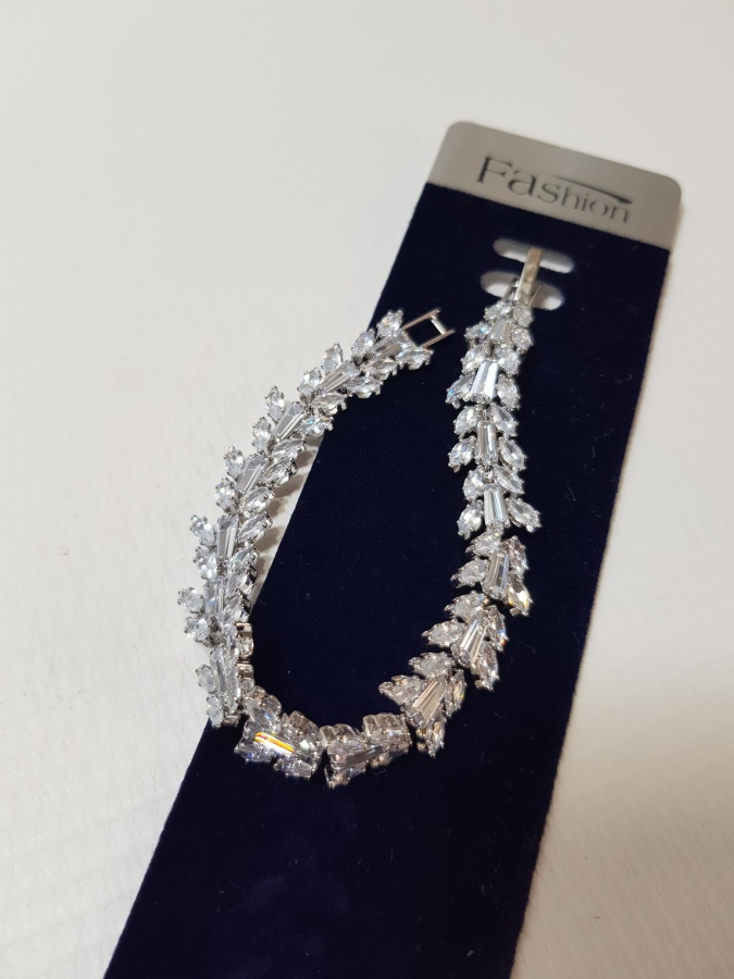 ZİRKON TAŞLI BİJUTERİ BİLEKLİK