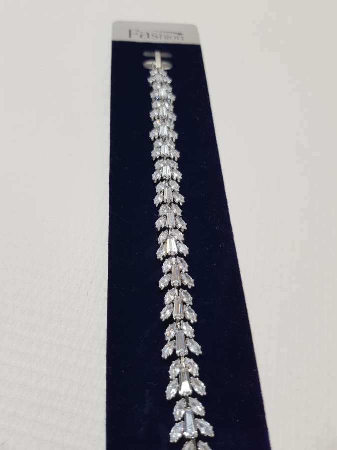 ZİRKON TAŞLI BİJUTERİ BİLEKLİK