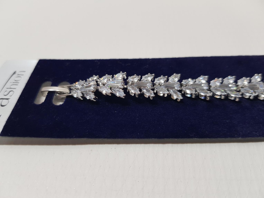 ZİRKON TAŞLI BİJUTERİ BİLEKLİK