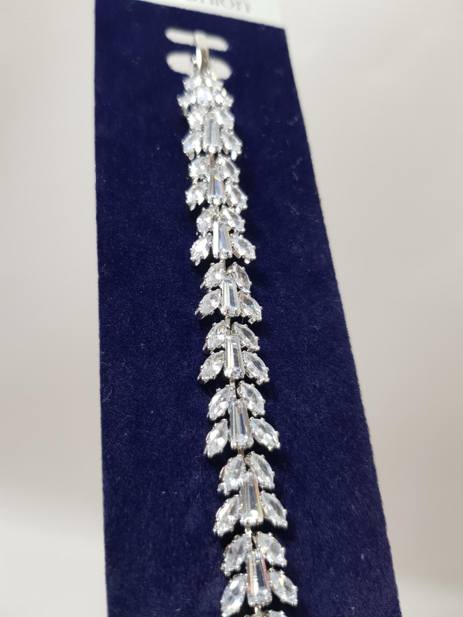 ZİRKON TAŞLI BİJUTERİ BİLEKLİK