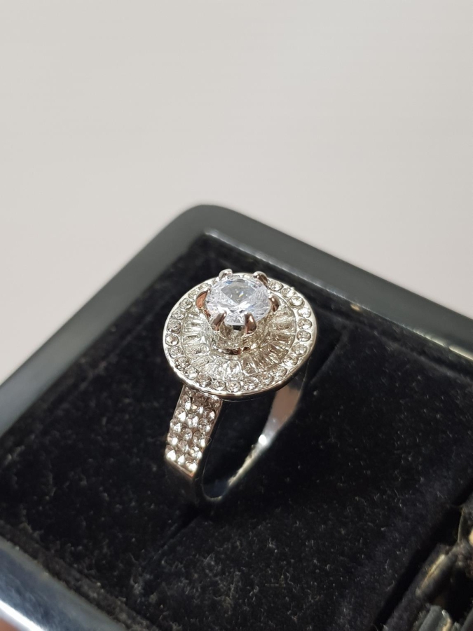 ZİRKON TAŞLI BİJUTERİ YÜZÜK