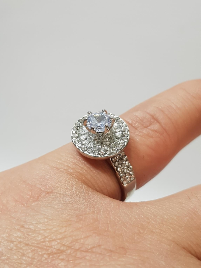 ZİRKON TAŞLI BİJUTERİ YÜZÜK