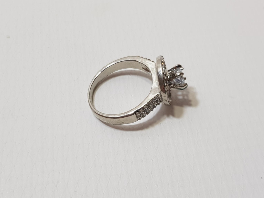 ZİRKON TAŞLI BİJUTERİ YÜZÜK