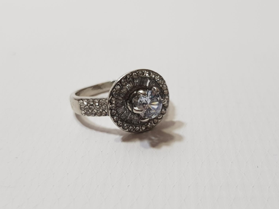 ZİRKON TAŞLI BİJUTERİ YÜZÜK