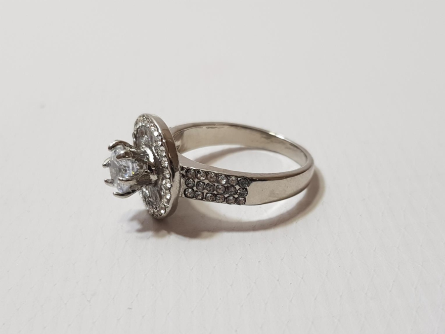 ZİRKON TAŞLI BİJUTERİ YÜZÜK