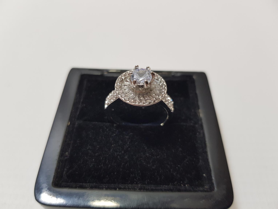 ZİRKON TAŞLI BİJUTERİ YÜZÜK