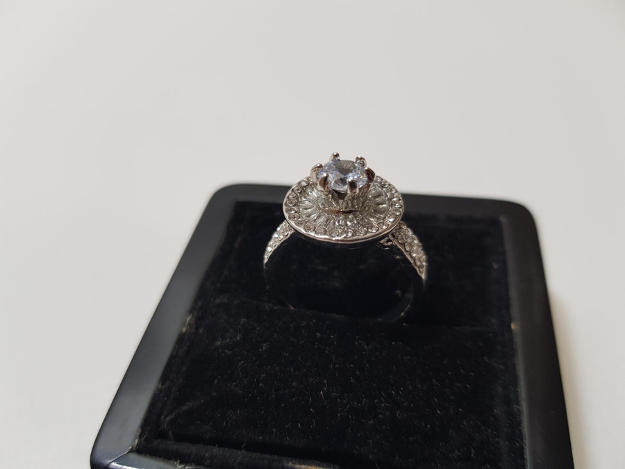 ZİRKON TAŞLI BİJUTERİ YÜZÜK