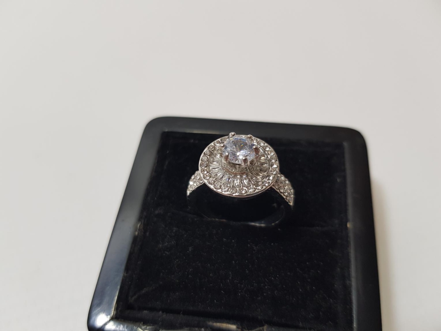 ZİRKON TAŞLI BİJUTERİ YÜZÜK