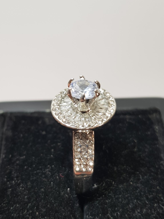 ZİRKON TAŞLI BİJUTERİ YÜZÜK