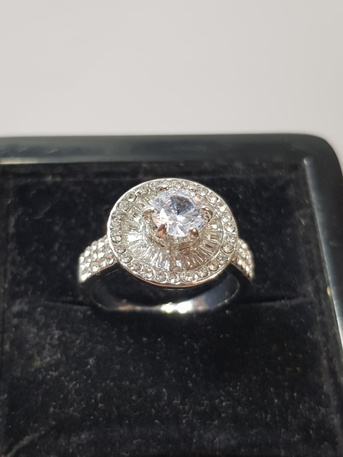 ZİRKON TAŞLI BİJUTERİ YÜZÜK