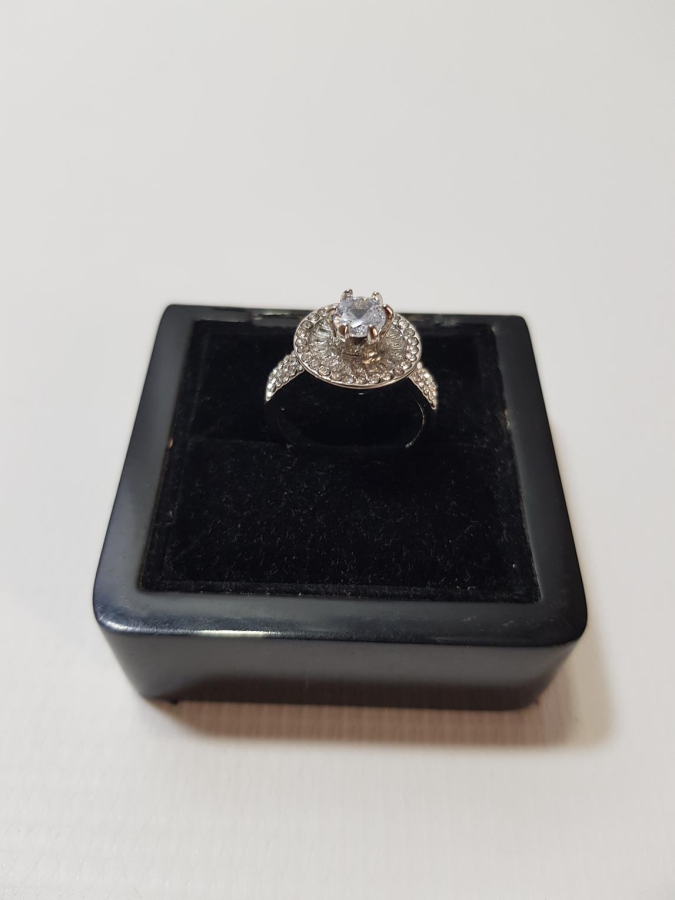 ZİRKON TAŞLI BİJUTERİ YÜZÜK