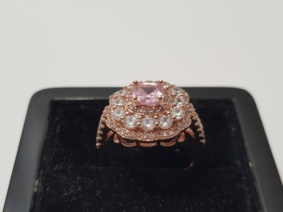 ZİRKON TAŞLARLA SÜSLÜ ALTIN KAPLAMA YÜZÜK