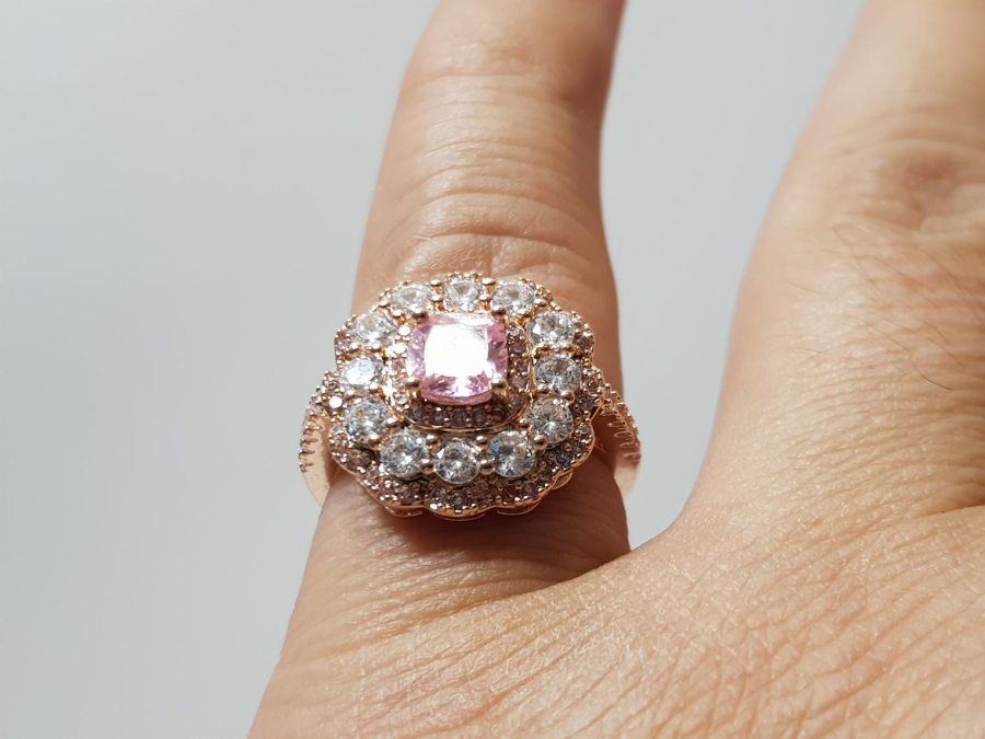 ZİRKON TAŞLARLA SÜSLÜ ALTIN KAPLAMA YÜZÜK