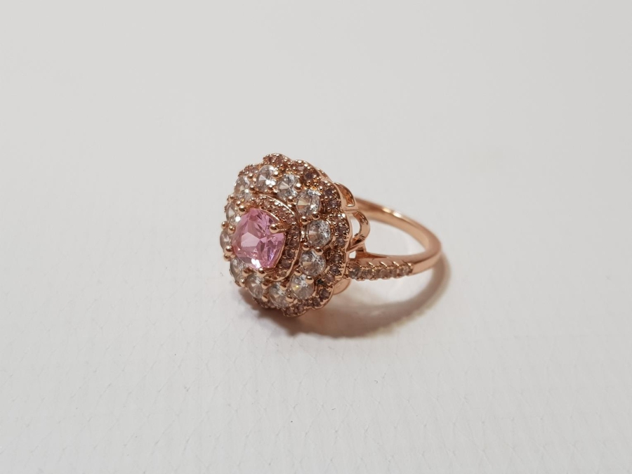 ZİRKON TAŞLARLA SÜSLÜ ALTIN KAPLAMA YÜZÜK