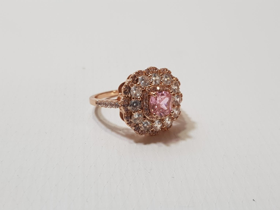 ZİRKON TAŞLARLA SÜSLÜ ALTIN KAPLAMA YÜZÜK