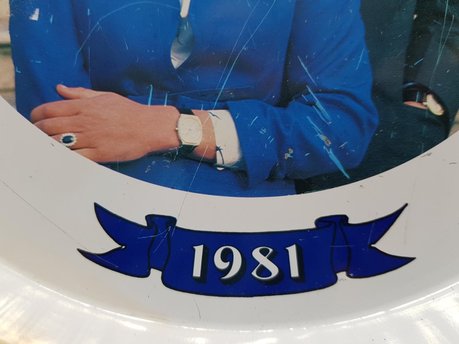 1981 PRENS CHARLES VE LEYDİ DİANA EVLİLİK HATIRASI KAHVE TEPSİSİ