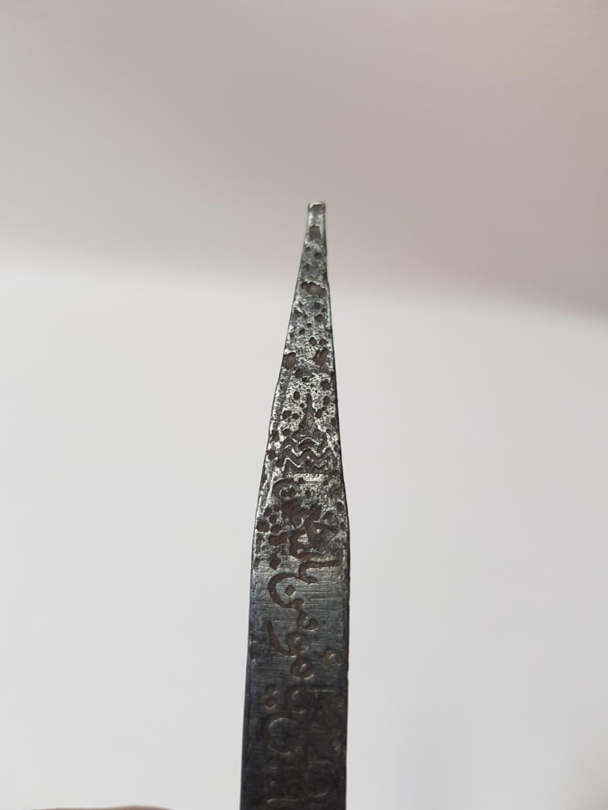 ÜZERİ KOMPLE YAZILI KABE ÇİVİSİ