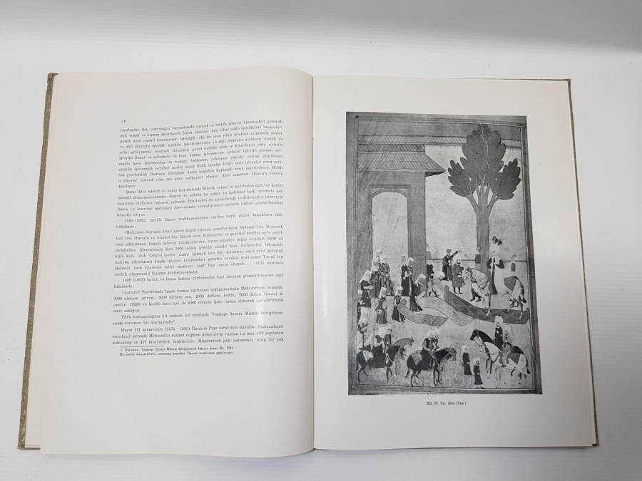 1946 TÜRK KUMAŞ VE KADİFELERİ KİTABI